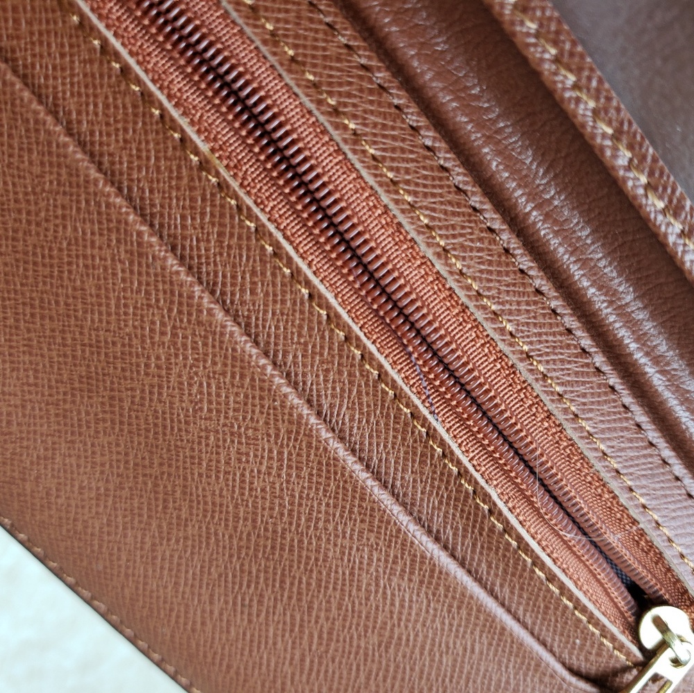 Louis Vuitton Wallet - Picture 7 of 8